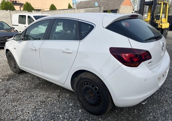 Opel Astra cena 13500 przebieg: 179000, rok produkcji 2011 z Brzesko małe 56